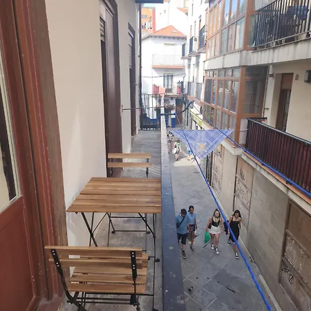 La Zona Mas Animada De Castro, Bares Y Restaurantes Castro Urdiales